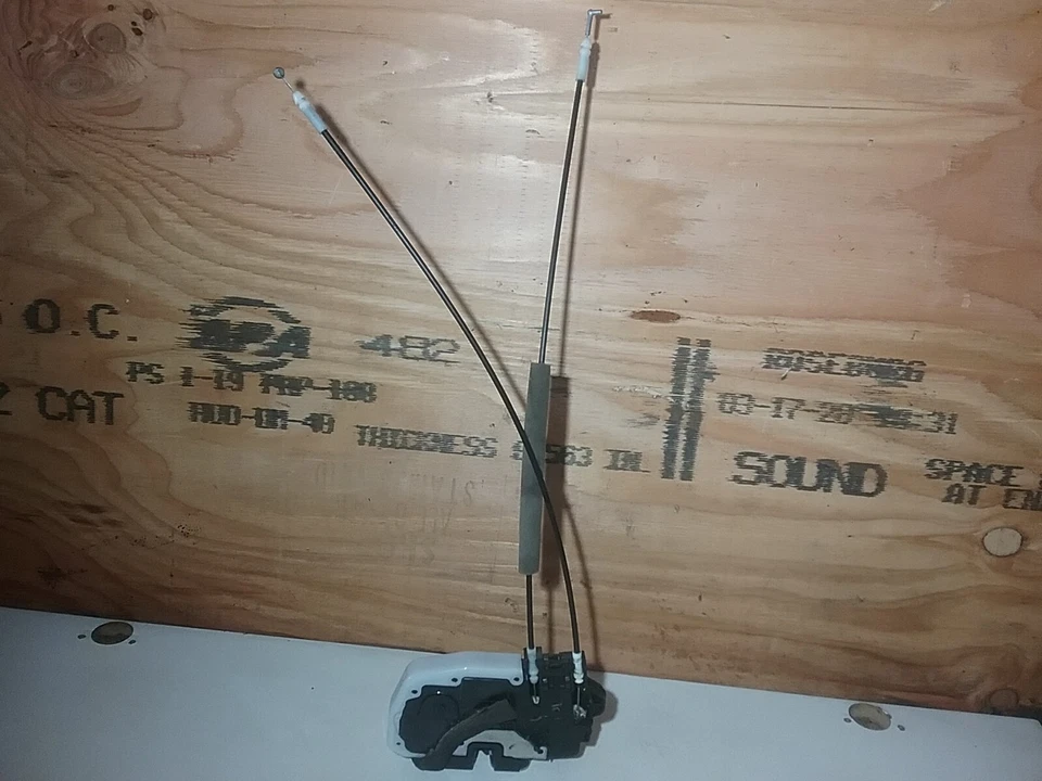 2012-2017 年日产 Versa 左后门锁执行器 4 门轿车 (M95) — 第 3/4 张图片