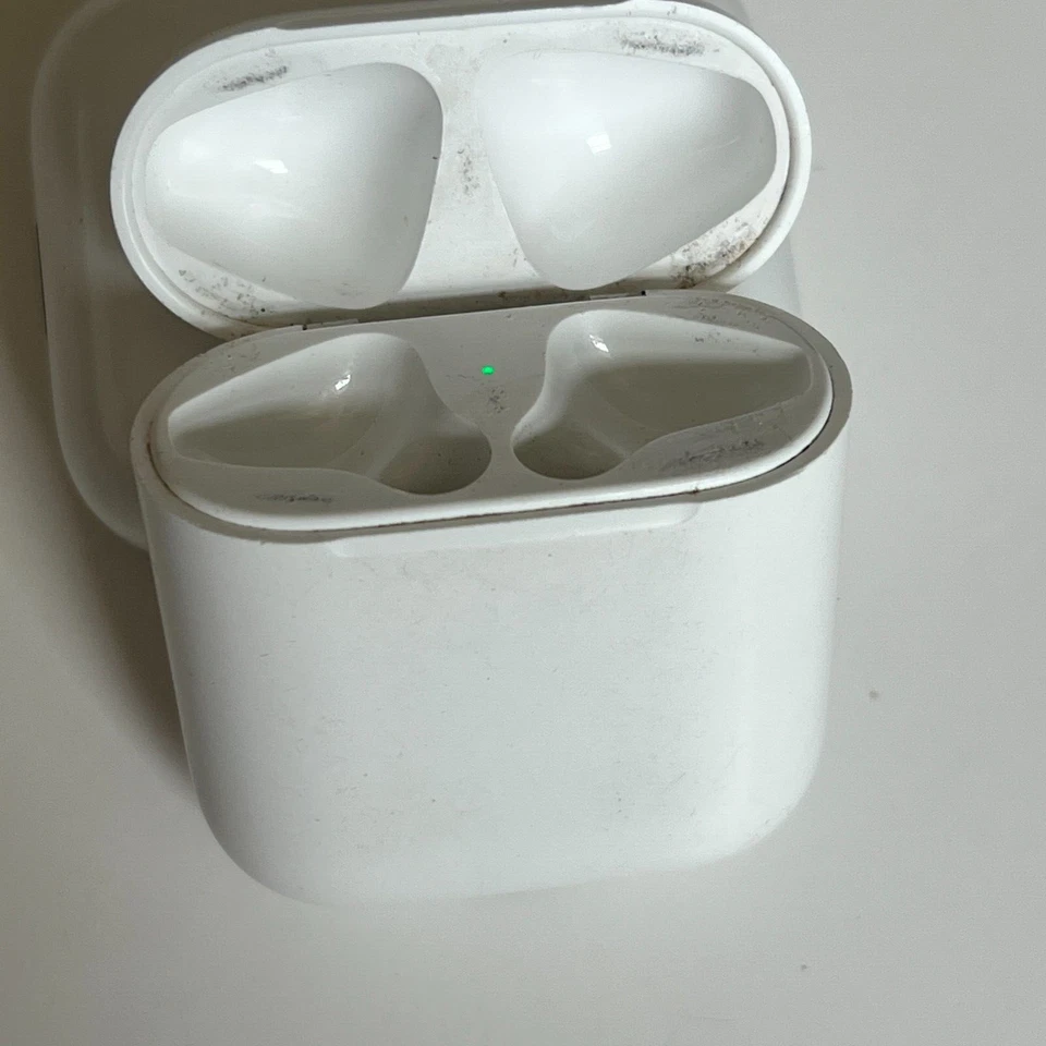 Genuine 1st 2nd Gen Apple AirPods Charging Case Replacement A1602 Fast Shipping - Image 4 of 4
