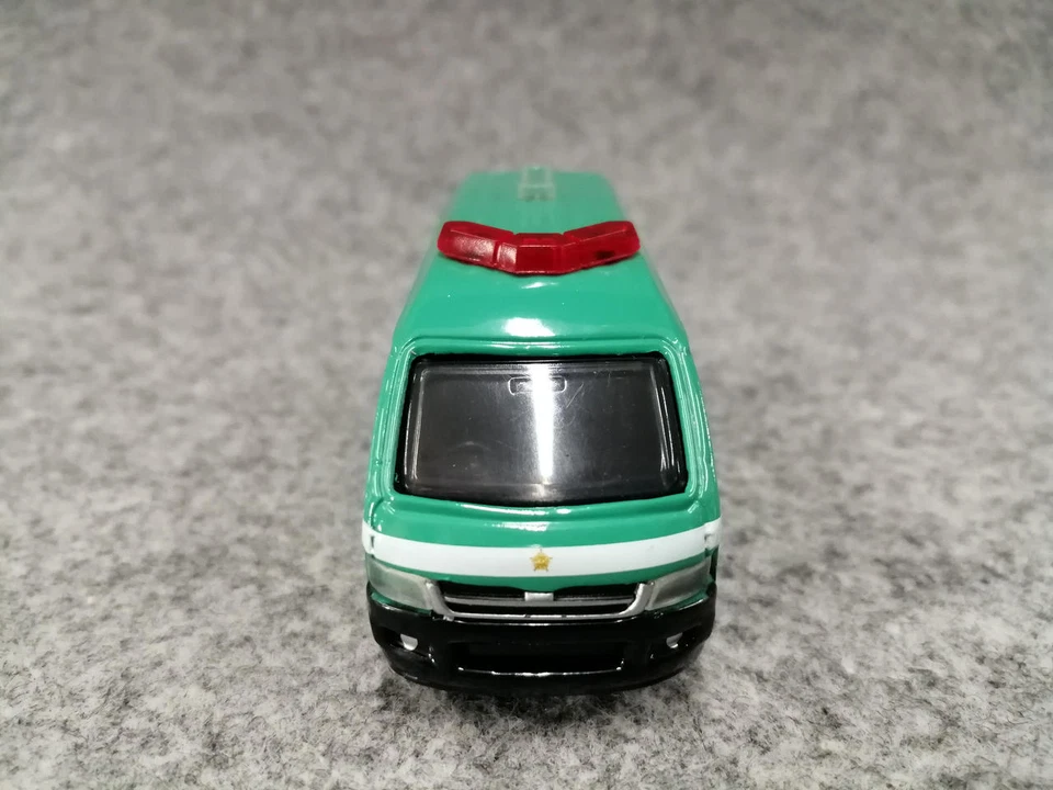 Лотерея Takara Tomy Toyota Hiace Mountain Rescue Team Tomica 15 - Изображение 2 из 4