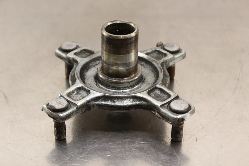 Suzuki Quadrunner 250 LTF250 1990 2x4 rueda trasera buje derecho T789 Foto 2 de 4