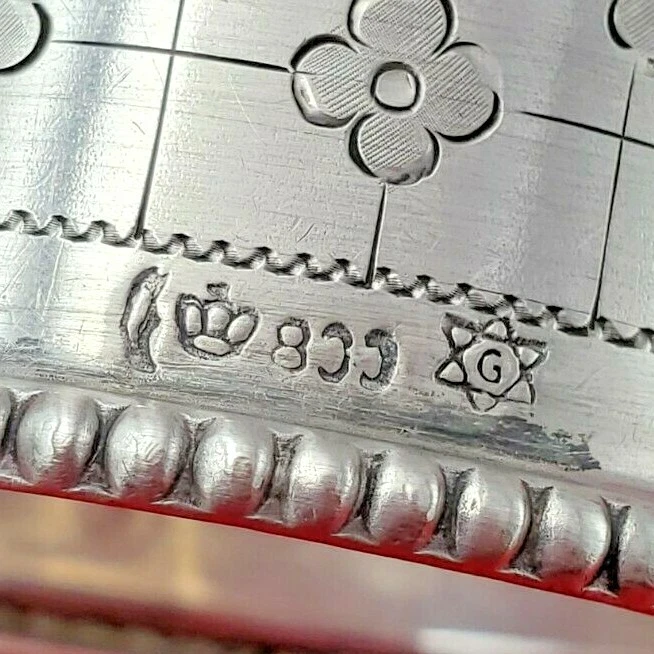 Anillo servilletero alemán de plata 800 con flores y borde de cuentas #8206) Foto 4 de 4