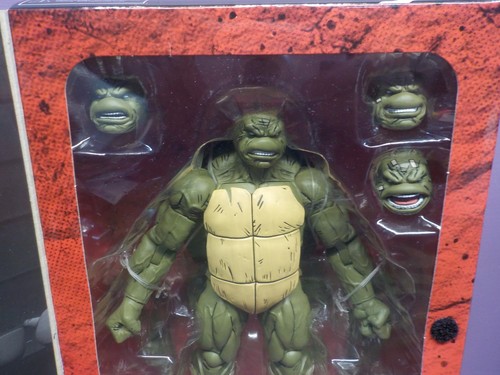 BATTLE DAMAGED 2024 The Last Ronin NECA Teenage Mutant Ninja Turtles TMNT - Picture 7 of 8