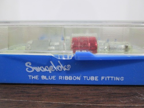 Swagelok, B-QC4-D-400, Compression Quick Connect, New, Lot of 3 - Picture 5 of 7