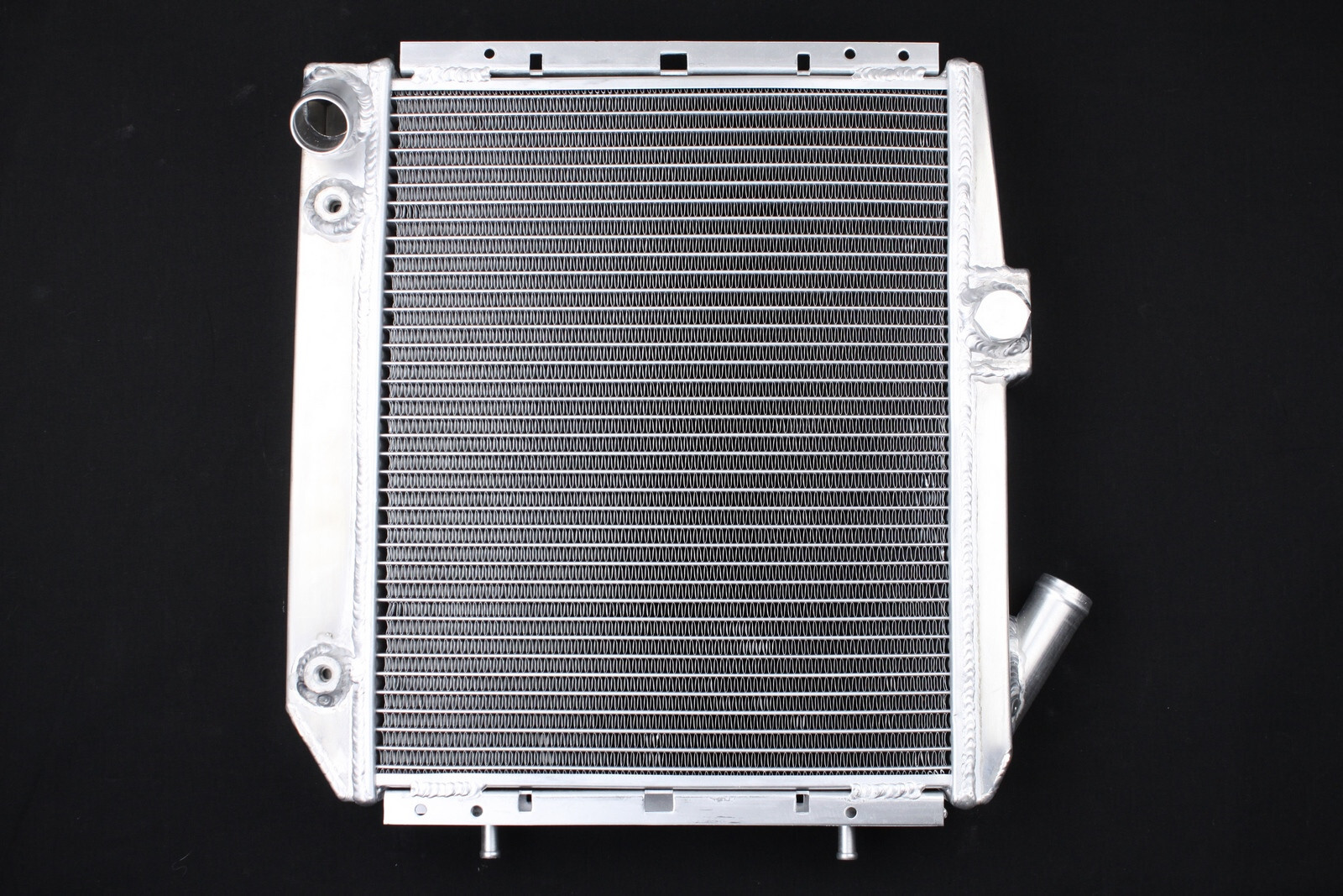 Évitez la surchauffe de votre GTT avec le grand radiateur alu à piquage 60mm