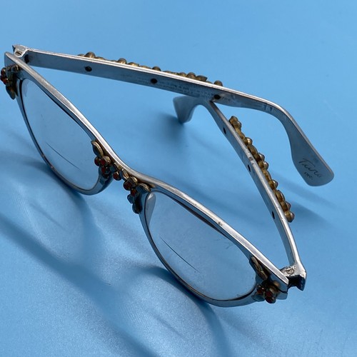 Tura Inc Signed/1950's Cat Eye/Silver Aluminum Frames/has 43 Coral Beads/VTG - Picture 15 of 17
