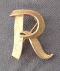 Vintage Trifari Alphabet Initial R Pin Brooch Brushed Textured Gold Tone Letter