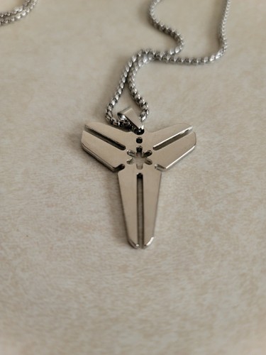 2 Lakers Kobe Black Mamba Pendant 
