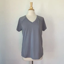 90 Degrees By Reflex Solid Grey V-Neck Short Sleeve Athletic Top Size Large