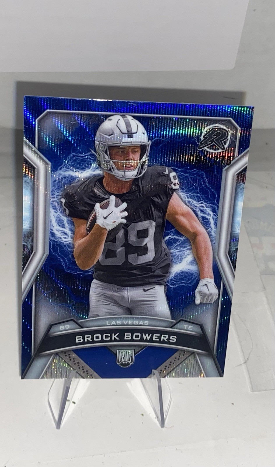 2024 Topps Resurgence Rookies Brock Bowers #147 Navy Surge Refractor 96/275