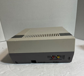 Nintendo Entertainment System (NES-001) 1985 Jap&oacute;n con juego "Blades Of Steel"