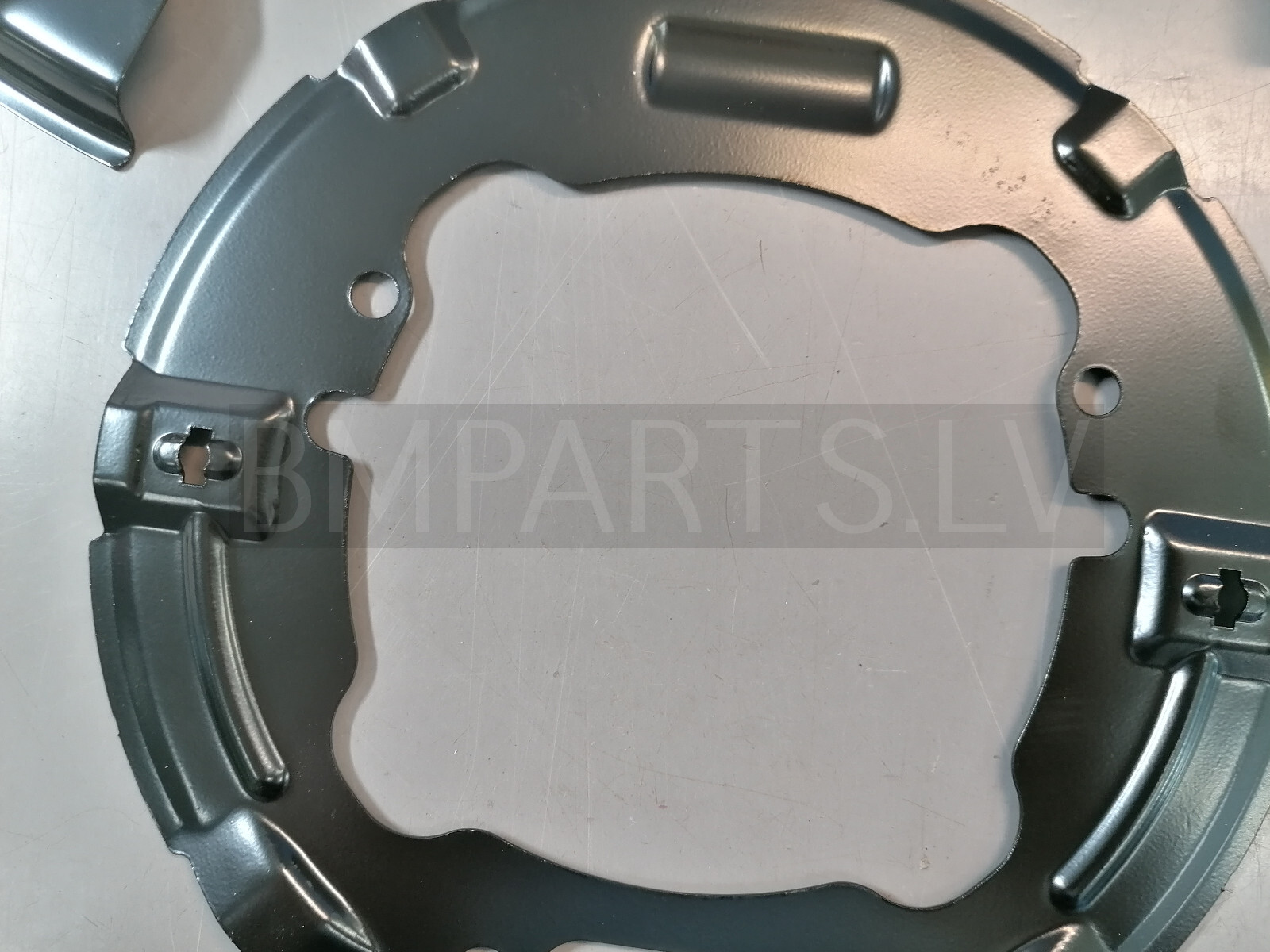 NEW GENUINE BMW X1 E84 BRAKE PROTECTION PLATE REAR RIGHT 6787322 