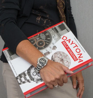 Book dedicated to automatic Rolex Daytona watches, collector's guide