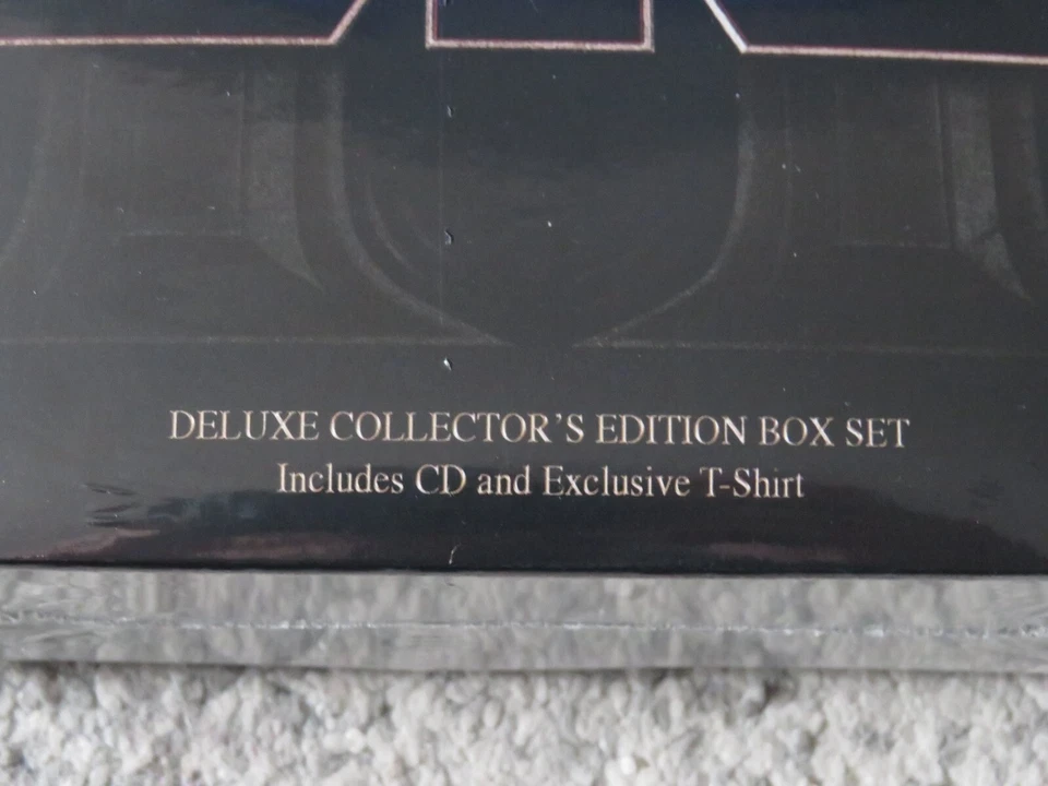 Last In Line - II [Deluxe Edition CD Box Set With Exclusive T-Shirt 2019] EX-DIO - Image 3 of 4