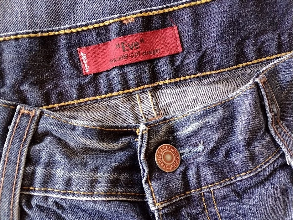 Levi's Levi Strauss 557 03 EVE women's vintage jeans *size 32W x 32W* MEASURED - Image 2 of 4