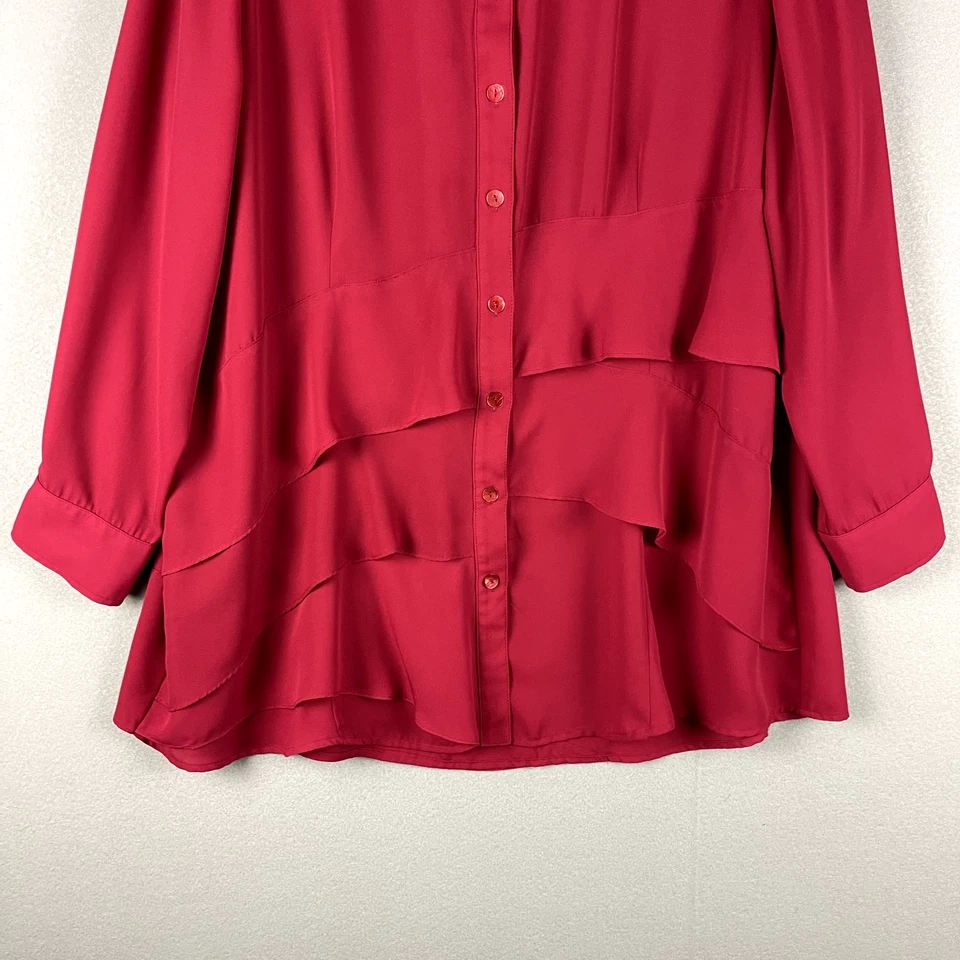 Top túnica Finley con volantes en capas para mujer 2X rojo botón delantero fluido artístico mínimo Foto 3 de 4