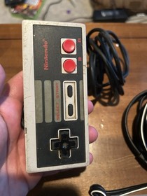 Nes Advantage, light gun and 1 Controller.