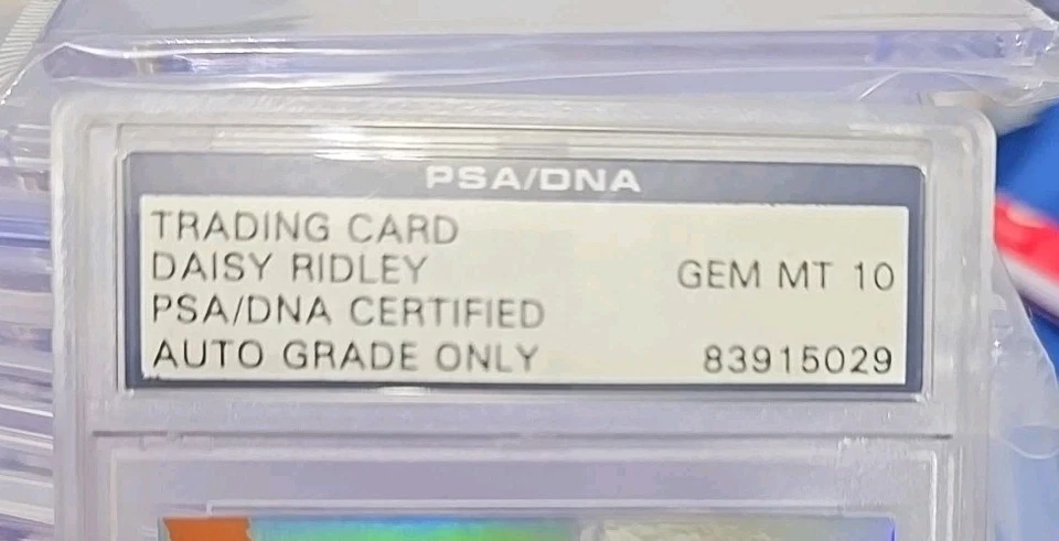 Star Wars 15' Rey Daisy Ridley AUTO PSA GEMA MT 10 Viaje al Despertar de la Fuerza Foto 2 de 3