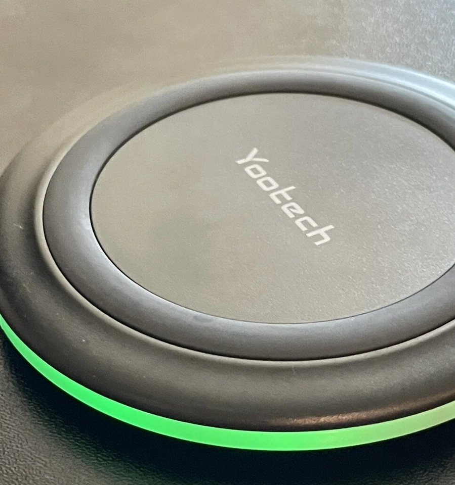 YOOTECH 7.5W Wireless Charger for Apple iPhone & Samsung Galaxy - Black (F500) - Image 4 of 4