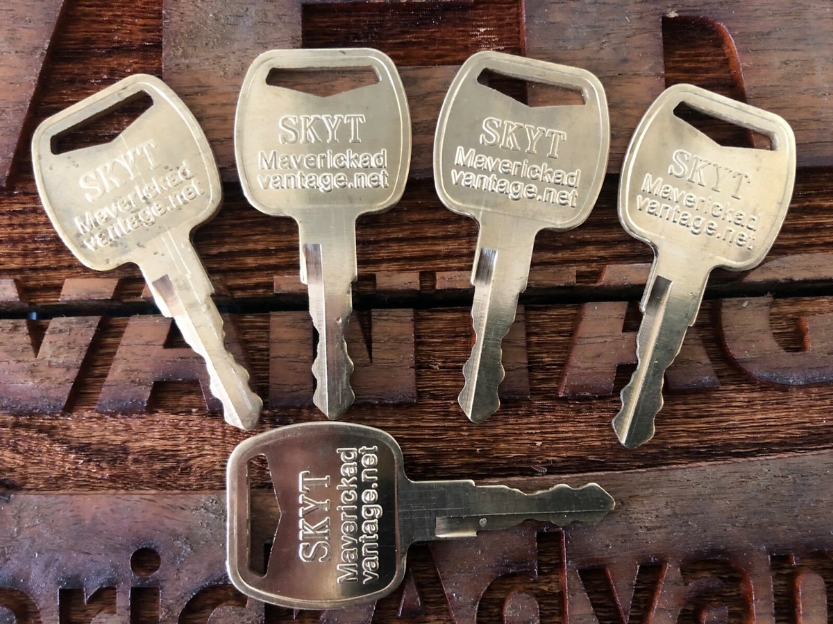5-Pack Ignition Keys For Skytrak 8035807, APK75 5119S - Fits Case, Deutz, New Holland, Doosan Forklifts