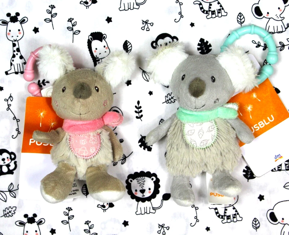 PUSBLU / dm KOALA BÄR 15cm Kuscheltier mit Rassel Greifling Stofftier Plüschtier