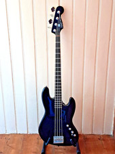 Squier Deluxe Active Jazz Bass IV