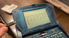 Apple Newton eMate 300 con scatola originale adattatore alimentazione manuali penna BONUS EXTRA
