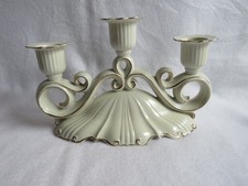 Dekorativer Kerzenleuchter  dreiflammig aus Porzellan