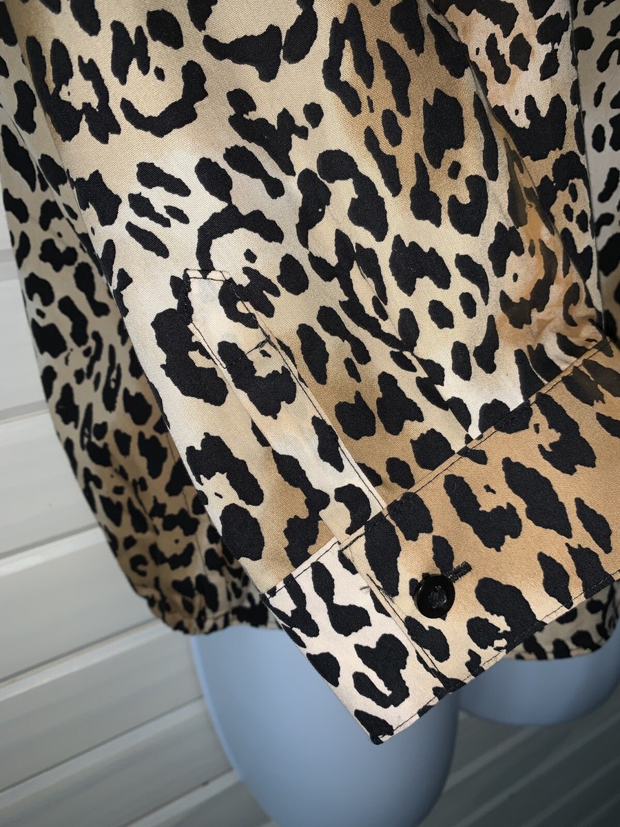 Chicos Sz 1 (MEDIUM) No-Iron Top Leopard Cheetah Tie Waist Button
