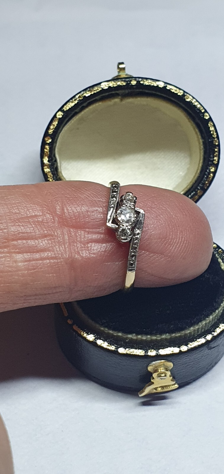 Picture 4 of 6