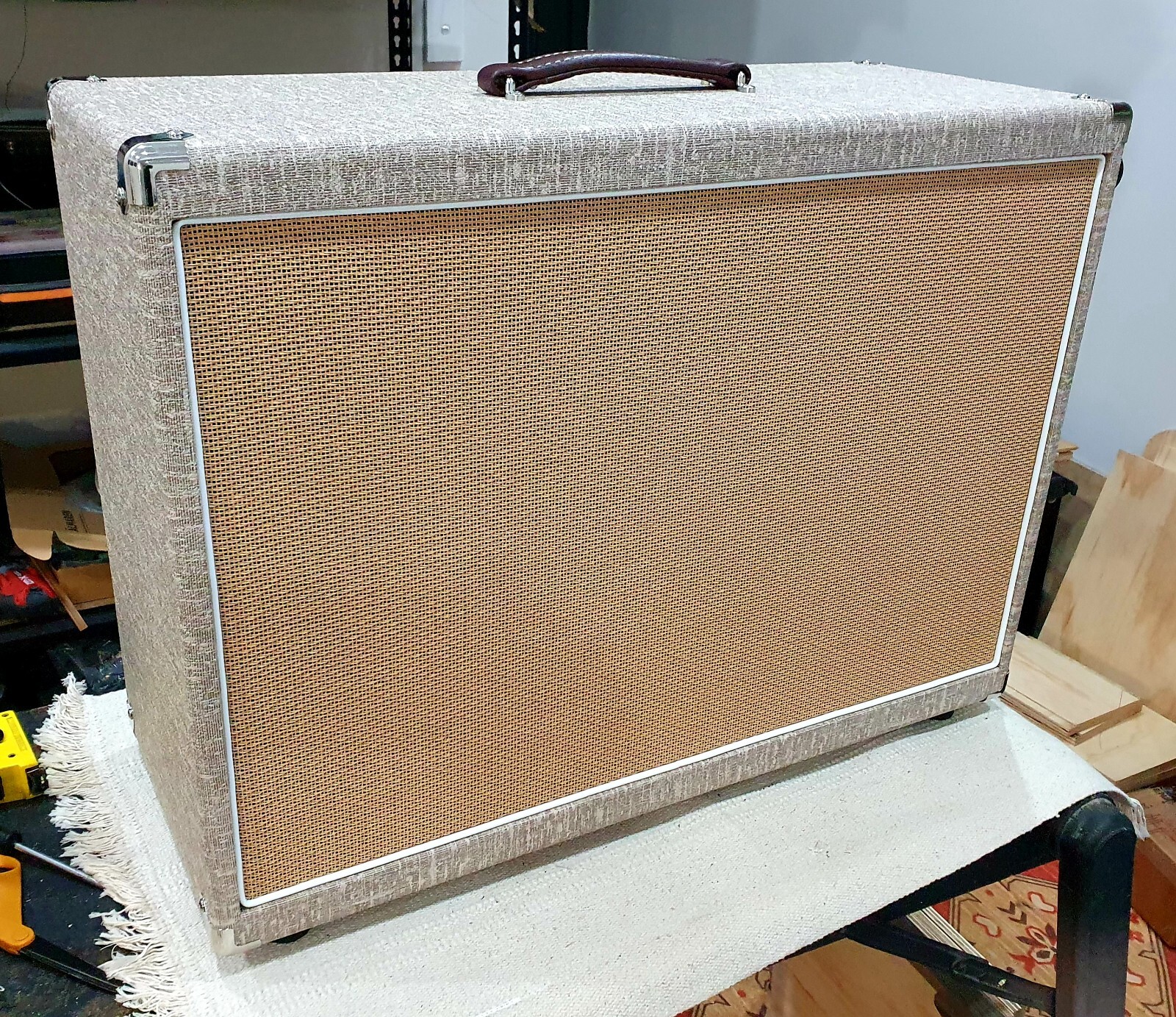 EB 2 x 12" Guitar West Coast Style. 760 x 540 x 280. Open back