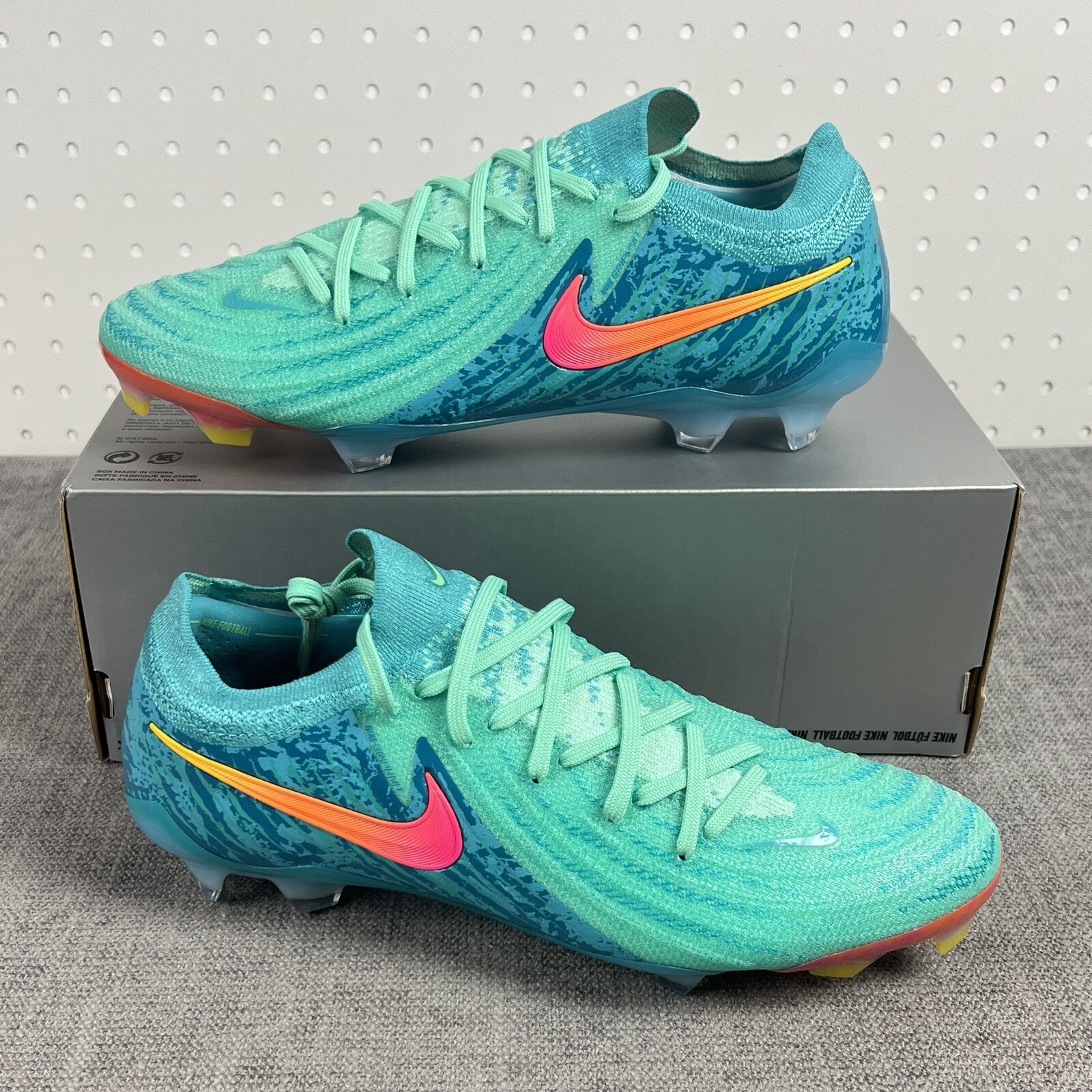 Nike Phantom GX 2 Elite LV8 FG Football Boots Green Glow FJ2560-300