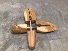 H & H Rochester Shoe Tree Co Cedar Shoe Tree Made in USA Size Large