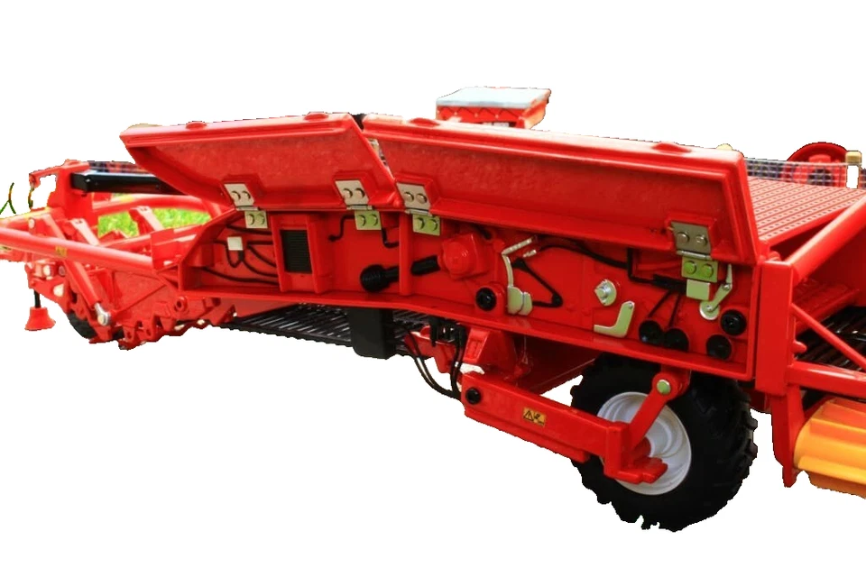Ros 1:32 - Scavapatate Grimme GT 170 Trainata - Immagine 4 di 4