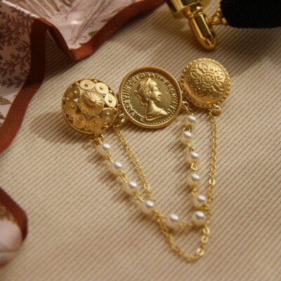 Luxurious Gold Coin Pearl Tassel Brooch with  Retro QUEEN CROWN Brooches