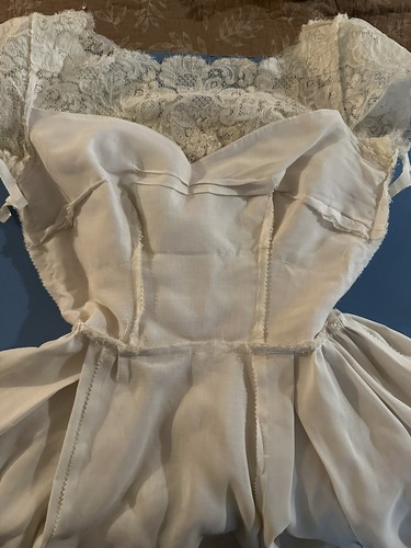 VTG Wedding Dress 1950s Floor Length Silk Or Satin w/ Train Lace Bodice Beaded - Picture 12 of 18