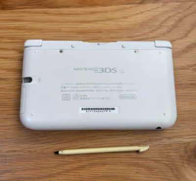 Nintendo 3DS LL Console only Pearl White with charger Used Nintendo 3DS LL Console only Pearl White with charger Used