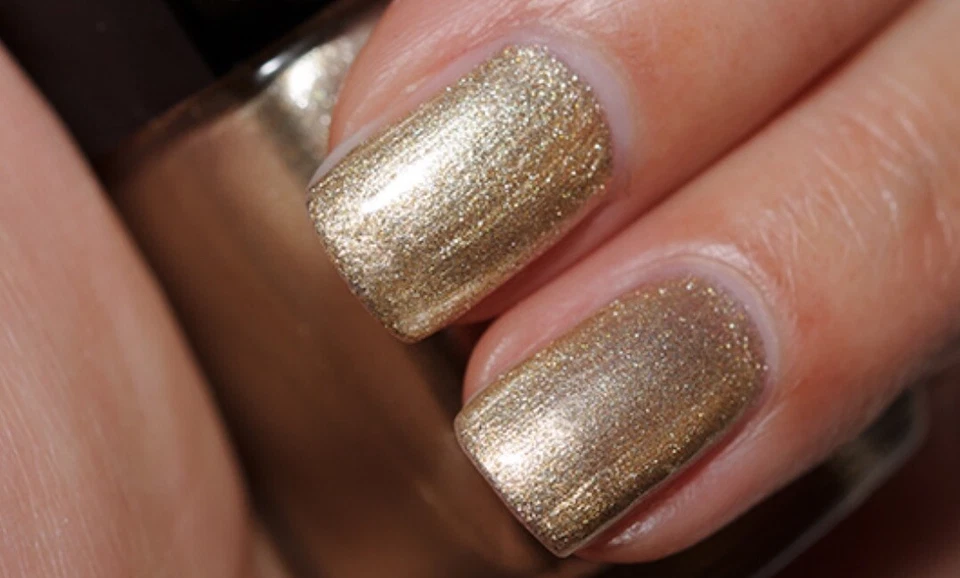 NUEVO Esmalte de Uñas Chanel Le Vernis "Diwali" 148.487 Edición Limitada Dorado Foto 2 de 4