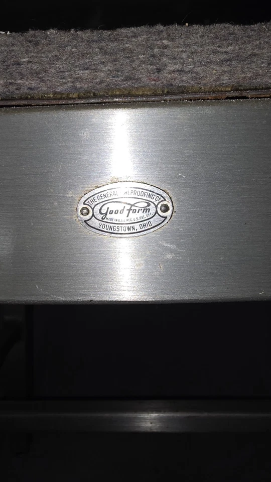 4 промышленных алюминиевых кухонных стула середины века хорошей формы Янгстаун, Огайо - Изображение 4 из 4