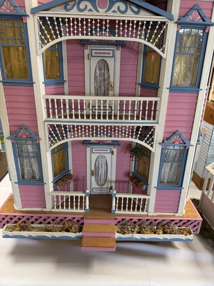 Casa de muñecas Dura-Craft San Franciscan totalmente montada con cable recogida local Foto 2 de 4