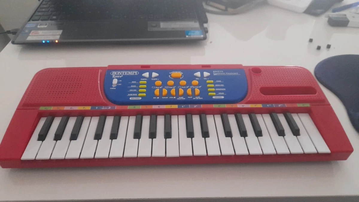 BONTEMPI Teclado Digital 37 Teclas Medianas – 100 Sonidos, 100 Ritmos, 10 Canciones, Grabador Y Funda Incluida (Negro/Blanco)