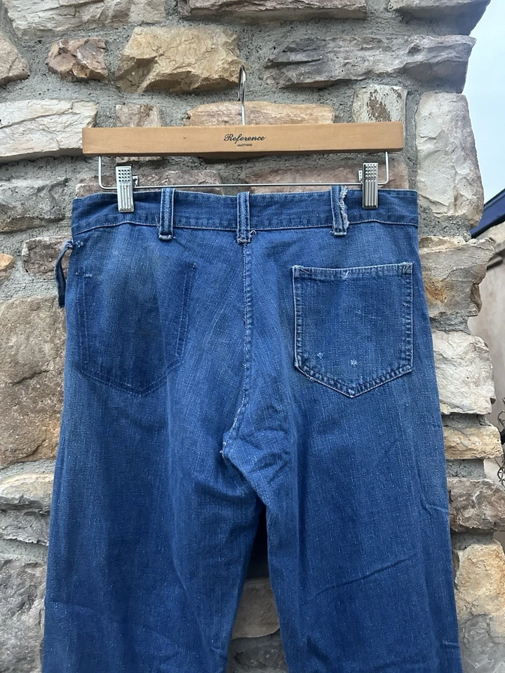 Pantalones de mezclilla azules acampanados con parte inferior campana vintage años 70 reales 30x31 desgastados Foto 4 de 4