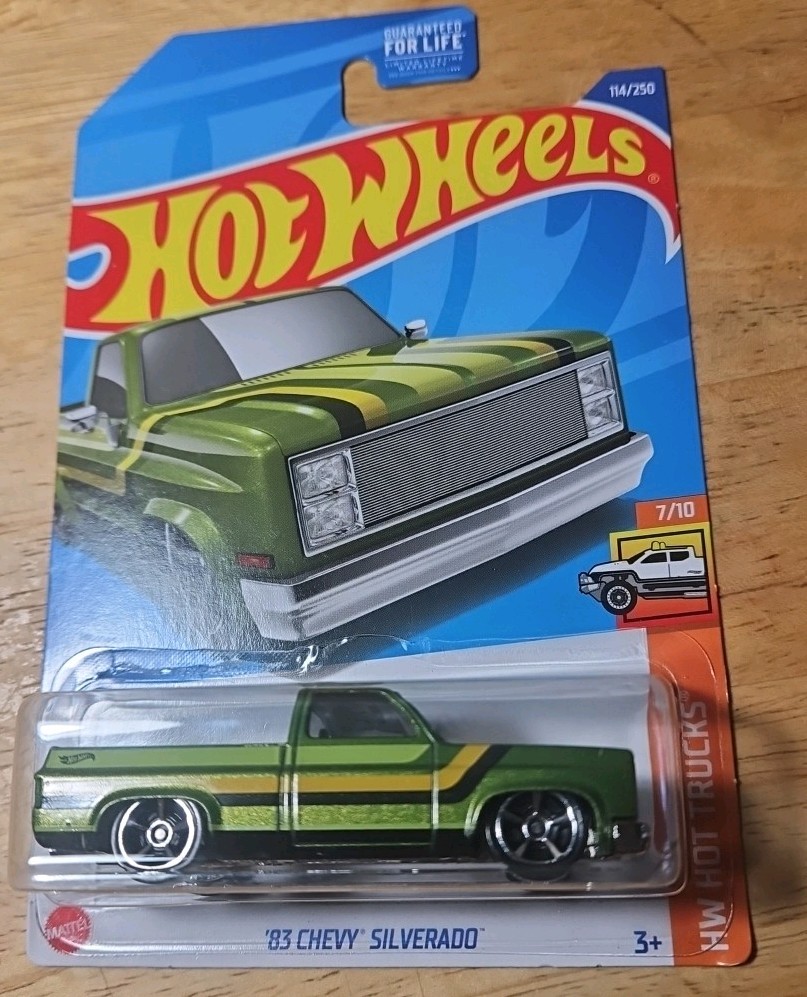 Hot Wheels 2022 Green 83 Chevy Silverado  114/250