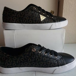 womens guess tennis shoes