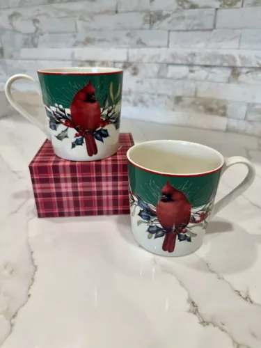 2 Lenox WINTER GREETINGS Coffee Mugs Tea Cups Cardinal Catherine McClung