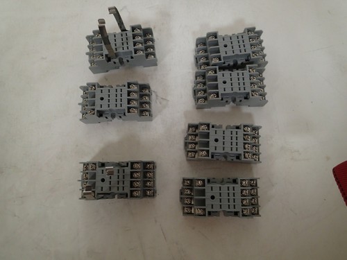 Idec SY4S-05 RELAY BASE (ITEM#50) - Picture 3 of 4