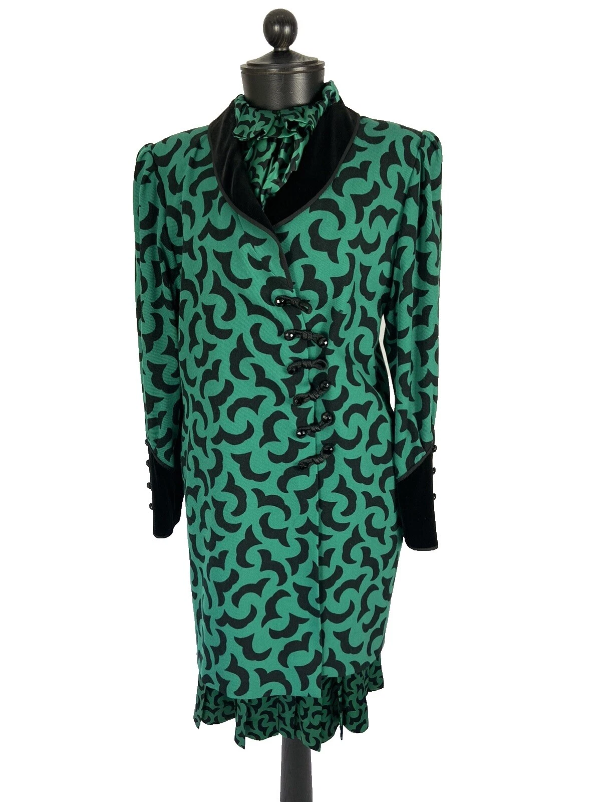 Nina Ricci Skirt Suits Regular Size Suits & Suit Separates for Women
