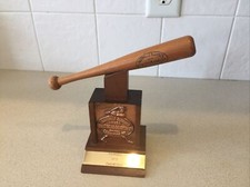 LOUISVILLE SLUGGER AWARD VINTAGE TROPHY HILLERICH & BRADSBY YANKEES 1972