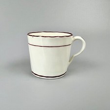 A Pinxton pattern 10 spiral fluted coffee can. c1796-1800