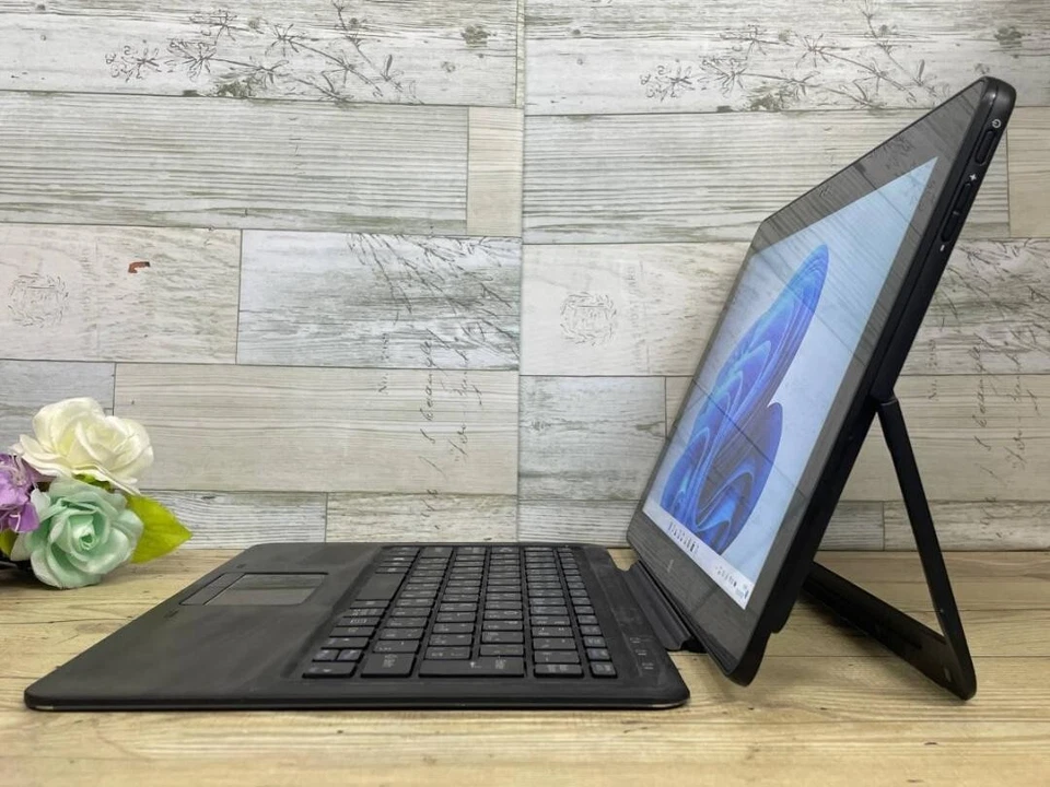 FUJITSU ARROWS Tablet R727 Core i3 7100U 2.6 GHz SSD 128GB DDR3 SDRAM 4GB - Image 2 of 3