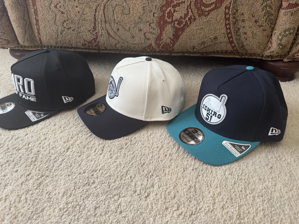 Ichiro Suzuki Hall of Fame Hat Lot w/Program  & Exclusive Patch Tribute Mariners - Image 4 of 4